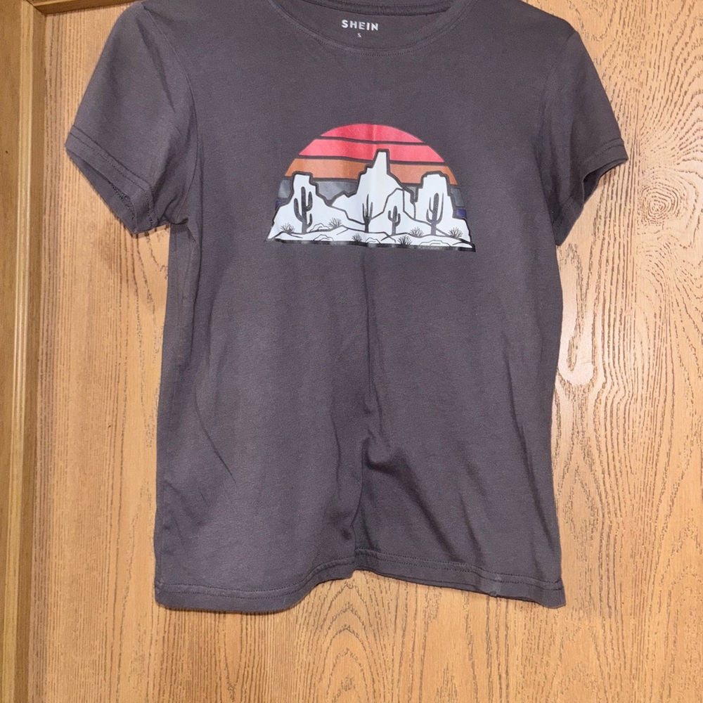 SHEIN Gray Long Sleeve Tee with Mountain Graphic